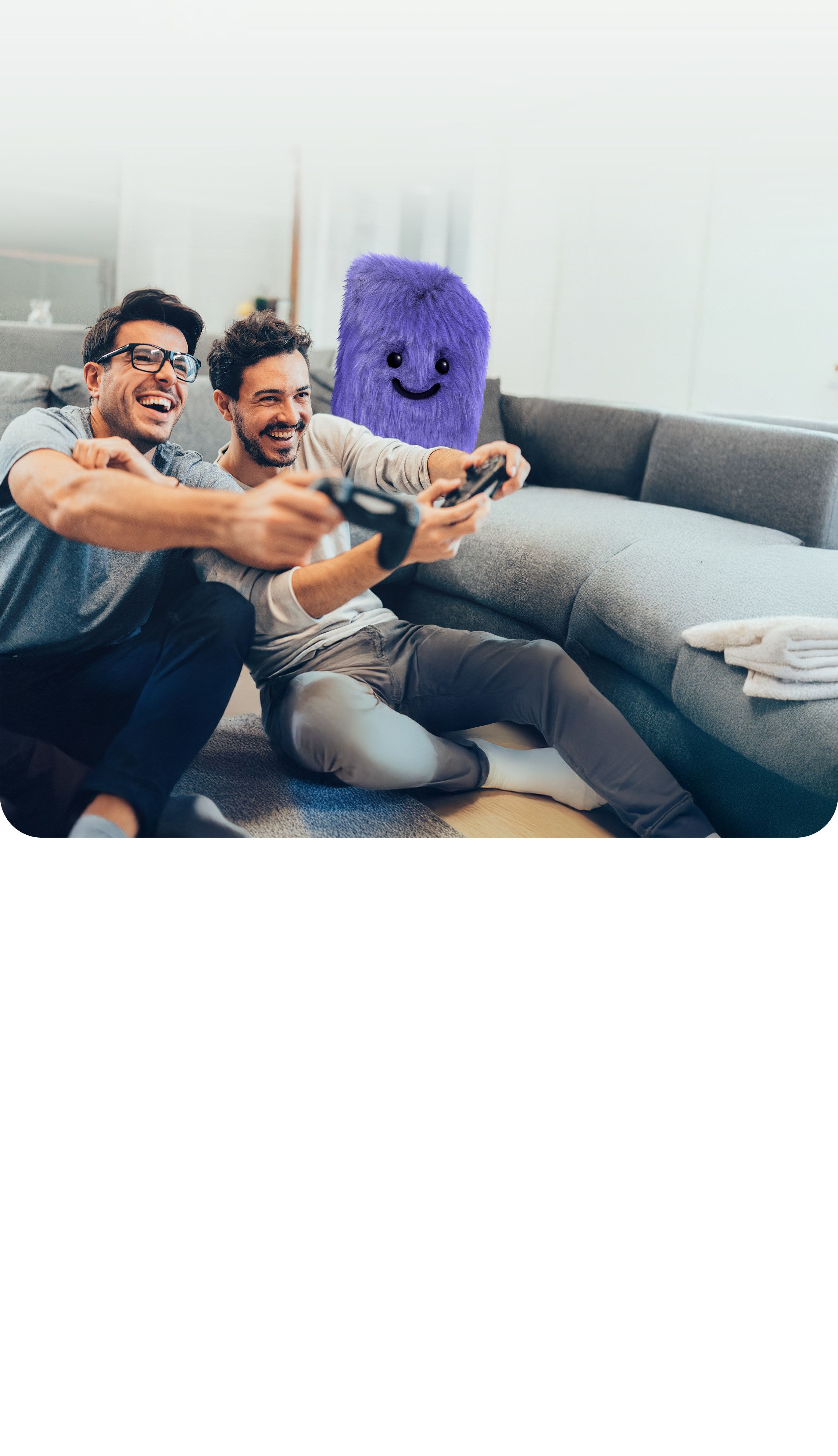 Zwei Männer spielen Online-Games über ihren schnellen DSL-Anschluss